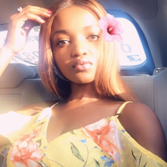 LE CHATEAU FLORAL DRESS - Picture 8 of 8